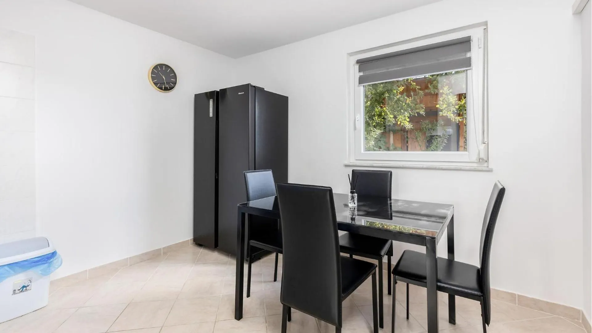 Cozy Apartment In Dramalj With Kitchen