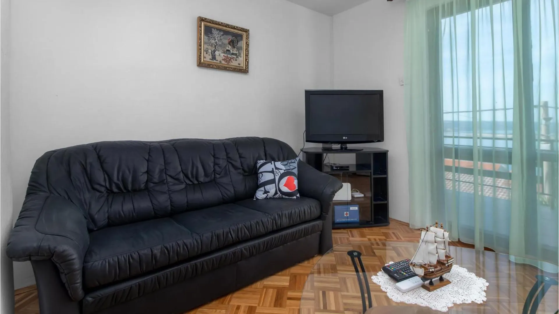 Cozy Apartment In Dramalj With Kitchen