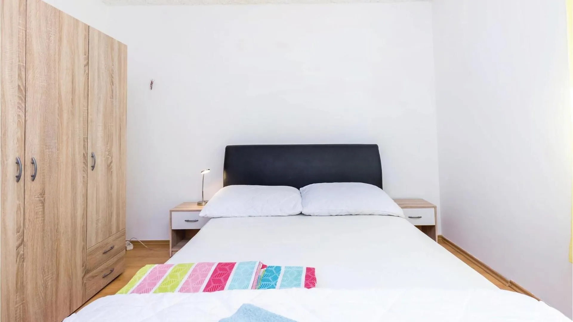 Cozy Apartment In Dramalj With Kitchen