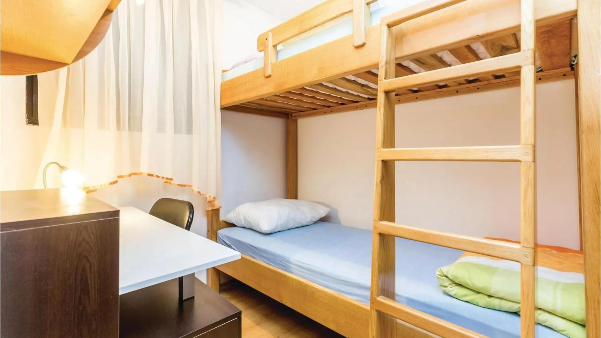 Cozy Apartment In Dramalj With Kitchen