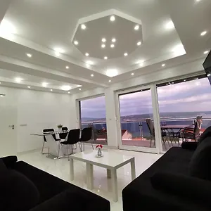 Apartmán Blazevic, Heated Pool&jacuzzi, Dramalj
